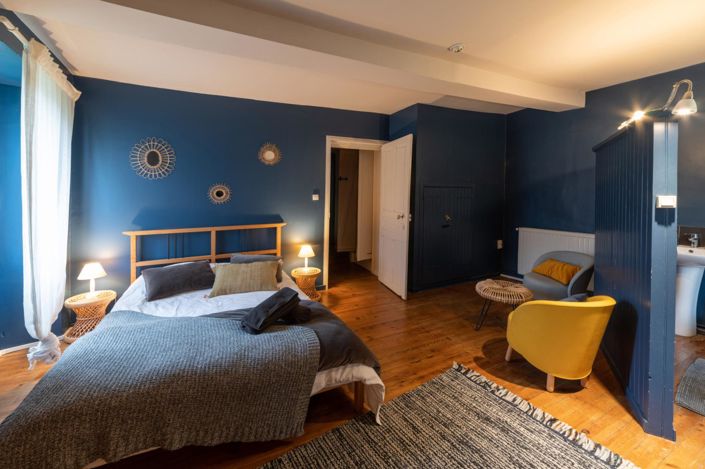 Image No.10-12 Bed Property for sale