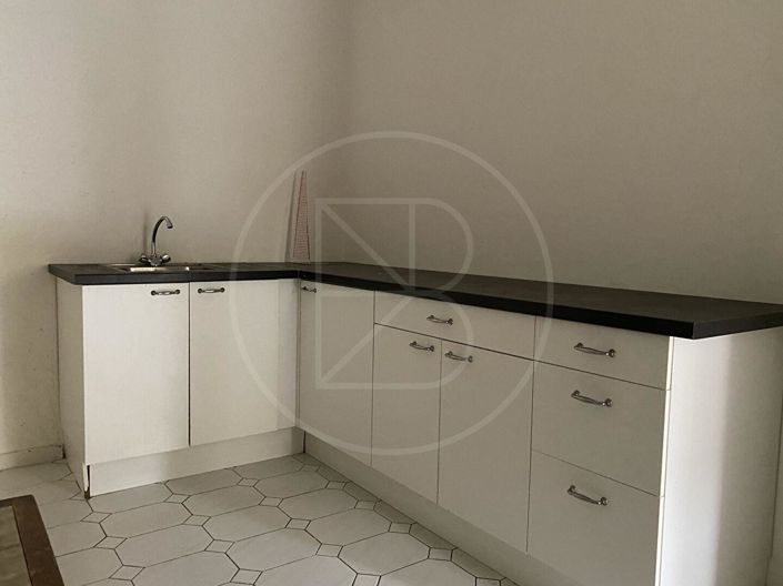 Image No.6-2 Bed House for sale