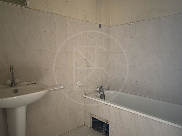 Image No.7-2 Bed House for sale