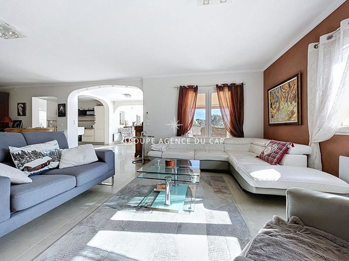 Image No.2-Maison de 3 chambres à vendre à Saint-Raphael