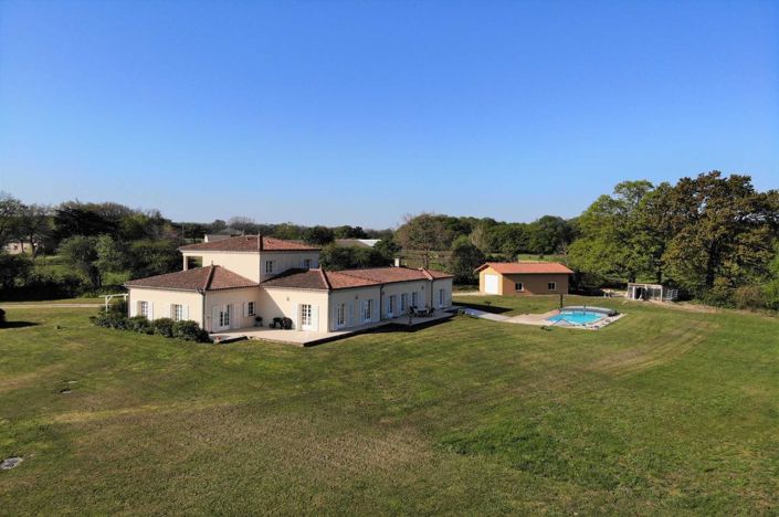 Image No.2-4 Bed House for sale