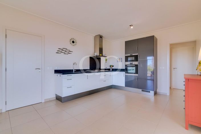 Image No.19-3 Bed House for sale