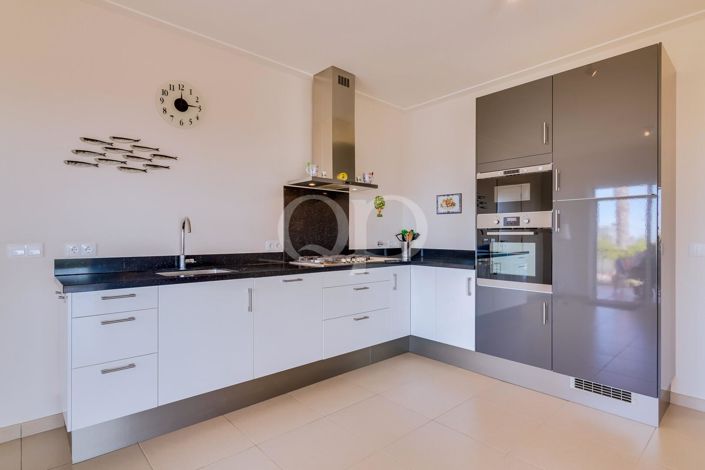 Image No.7-3 Bed House for sale