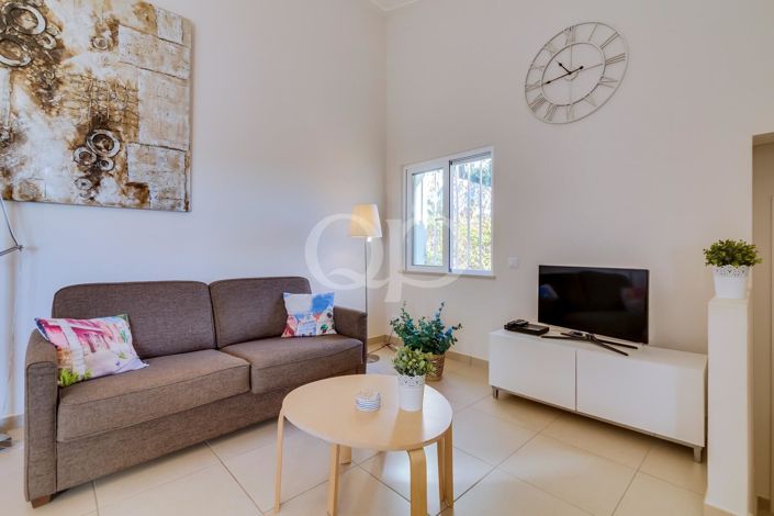 Image No.9-3 Bed House for sale