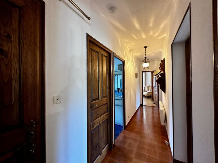 Image No.10-4 Bed House for sale