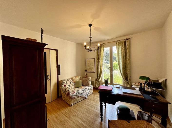 Image No.12-4 Bed House for sale