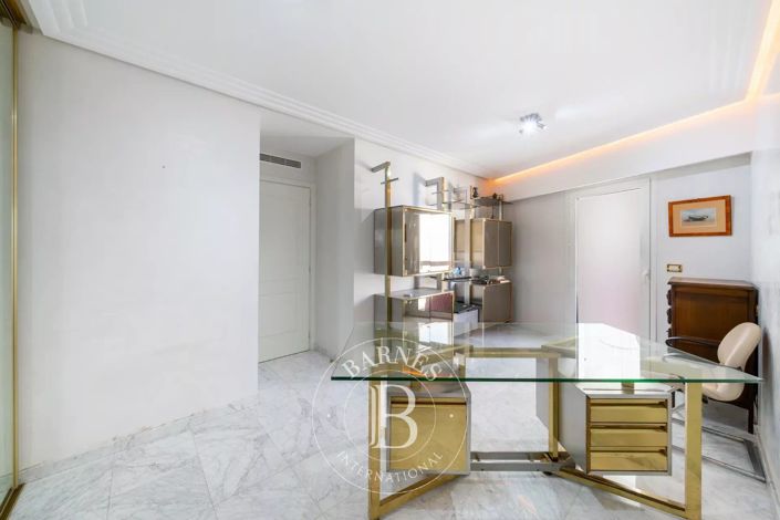 Image No.8-3 Bed Apartment for sale