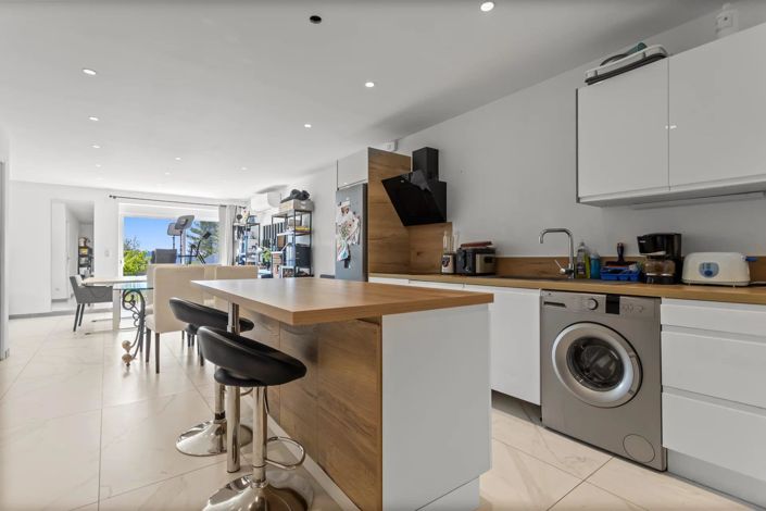 Image No.17-5 Bed House for sale