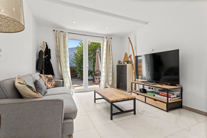 Image No.18-5 Bed House for sale