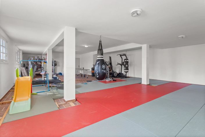 Image No.22-5 Bed House for sale