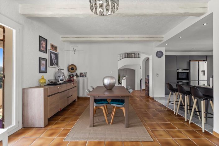 Image No.5-5 Bed House for sale