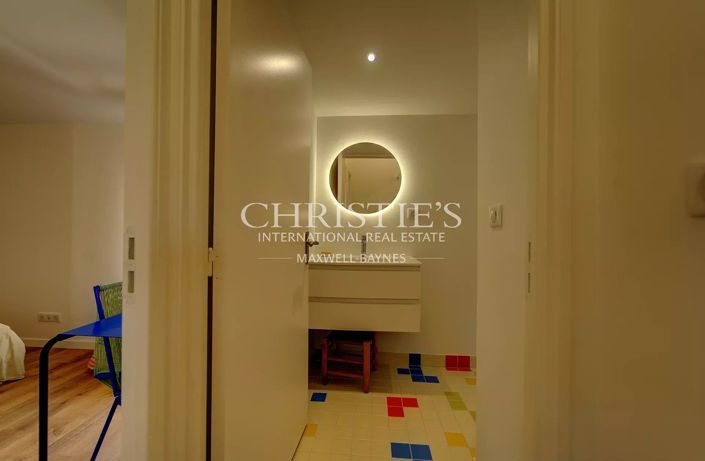 Image No.16-5 Bed House for sale