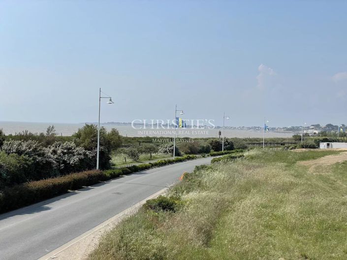 Image No.22-4 Bed House for sale