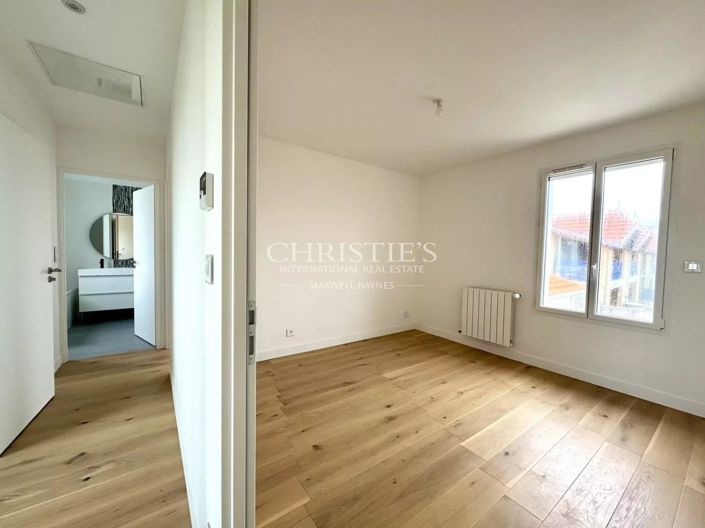 Image No.23-4 Bed House for sale