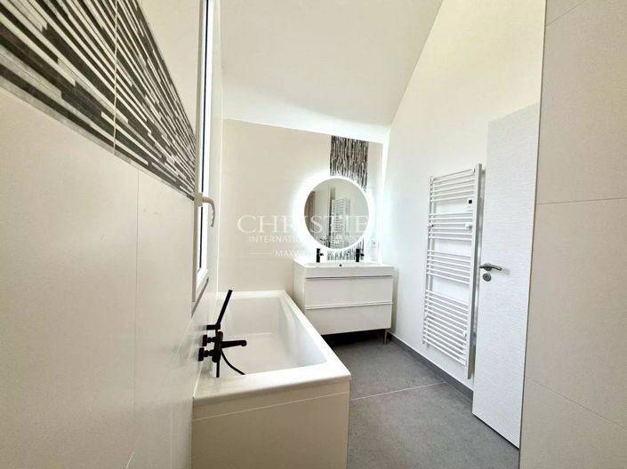 Image No.26-4 Bed House for sale