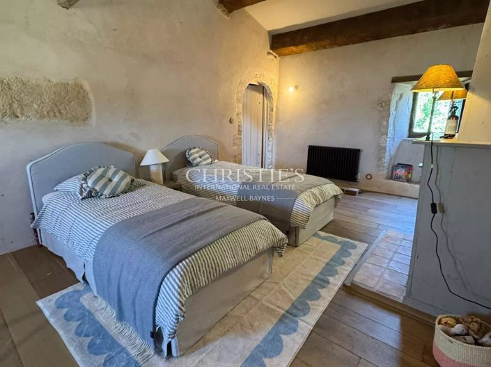 Image No.13-2 Bed House for sale