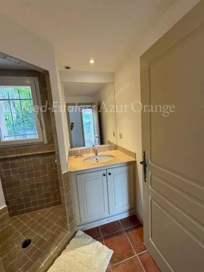 Image No.8-Appartement de 2 chambres à vendre à Sainte-Maxime