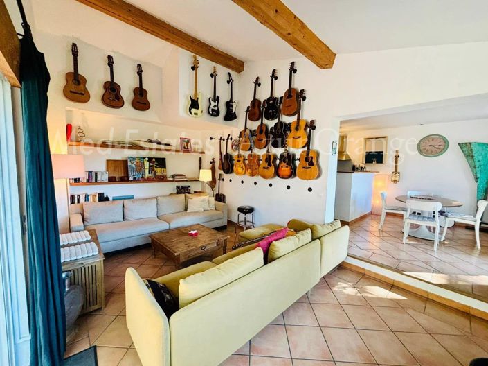 Image No.13-3 Bed House for sale