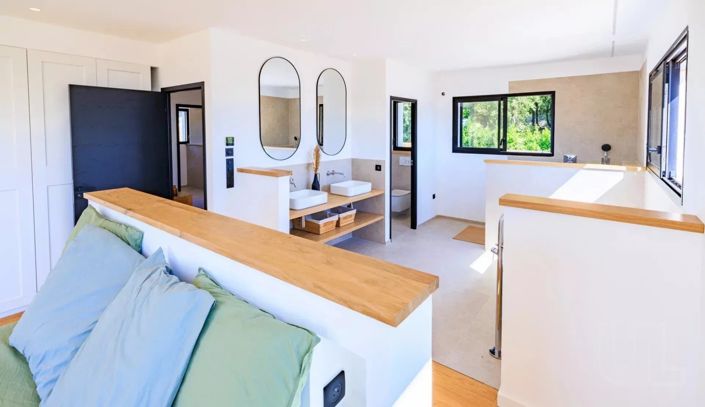 Image No.4-5 Bed House for sale