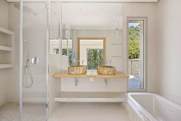 Image No.10-4 Bed House for sale