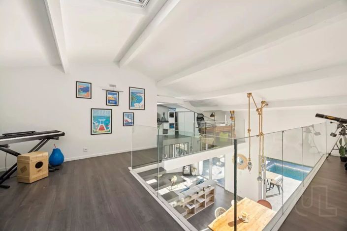 Image No.8-3 Bed House for sale