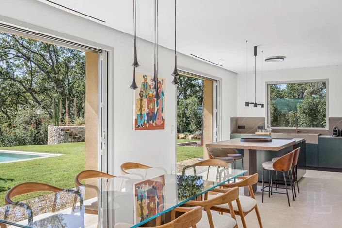 Image No.6-4 Bed House for sale