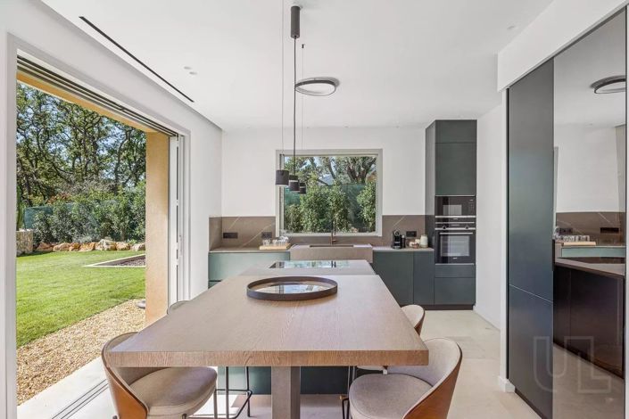 Image No.9-4 Bed House for sale