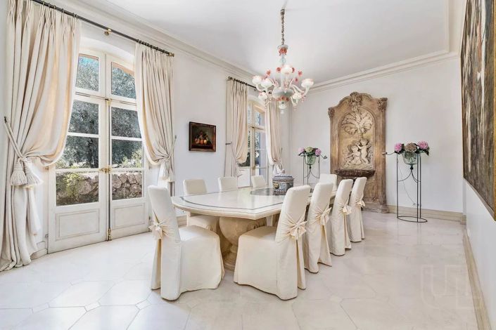 Image No.5-9 Bed House for sale