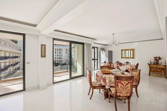 Image No.3-Propriété de 5 chambres à vendre à Cannes