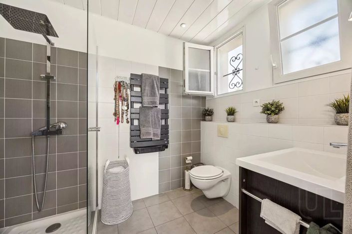 Image No.8-4 Bed House for sale