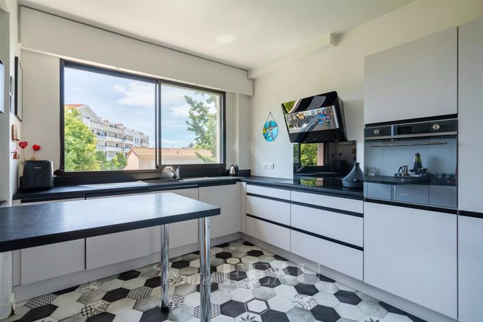 Image No.8-4 Bed Apartment for sale