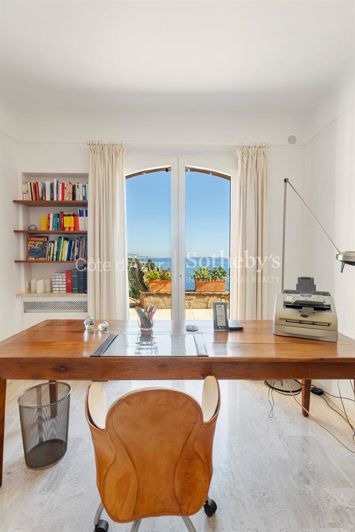 Image No.15-5 Bed Property for sale