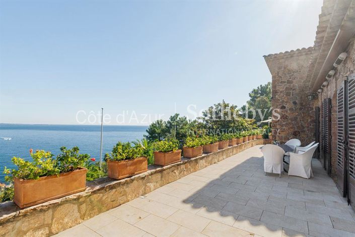 Image No.3-5 Bed Property for sale