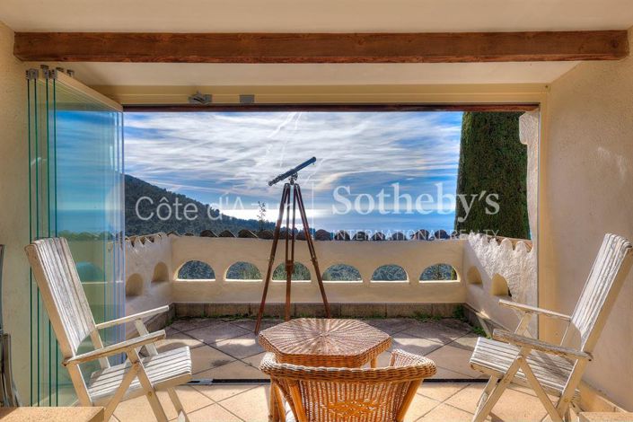 Image No.5-6 Bed Property for sale