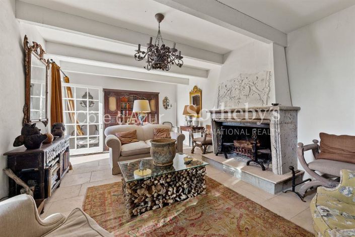 Image No.7-6 Bed Property for sale