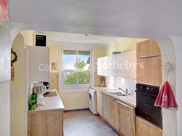 Image No.10-4 Bed House for sale