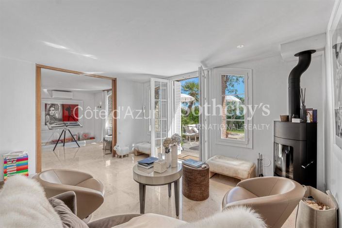 Image No.14-2 Bed Property for sale