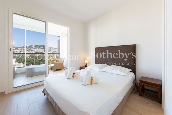 Image No.15-4 Bed Apartment for sale