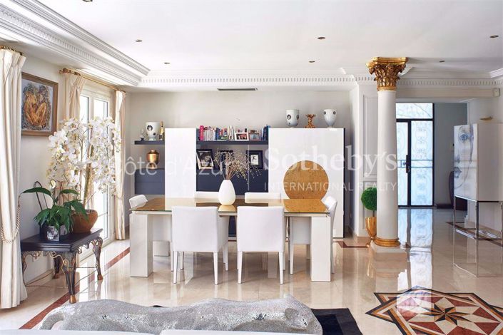 Image No.3-Propriété de 6 chambres à vendre à Cannes