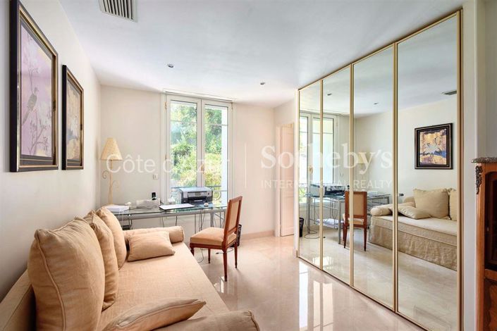 Image No.8-Propriété de 6 chambres à vendre à Cannes