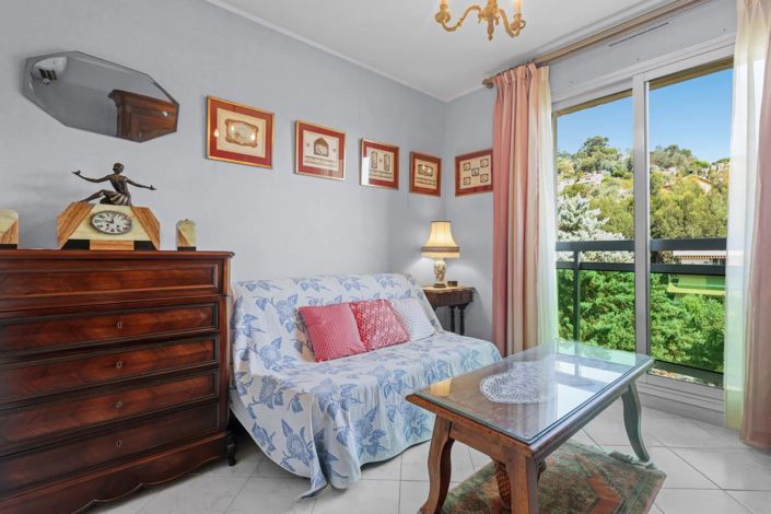 Image No.10-3 Bed Property for sale