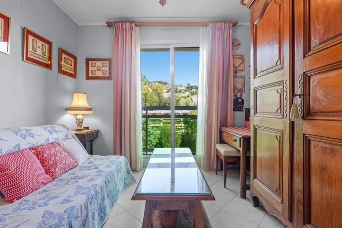 Image No.11-3 Bed Apartment for sale