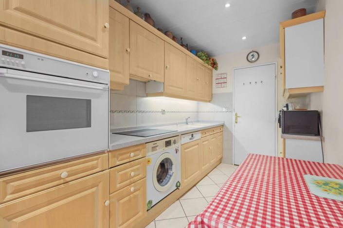 Image No.4-3 Bed Property for sale