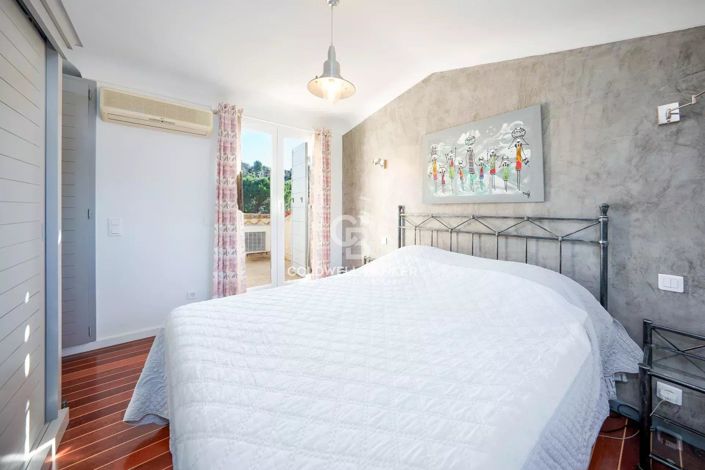 Image No.10-4 Bed House for sale