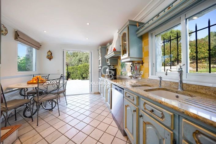 Image No.3-4 Bed House for sale