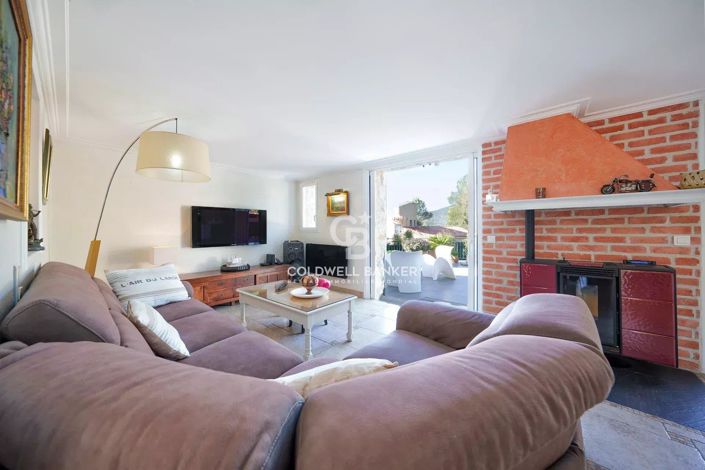 Image No.8-4 Bed House for sale