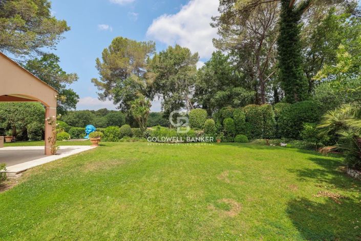 Image No.10-3 Bed House for sale