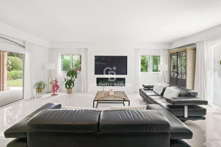 Image No.3-3 Bed House for sale