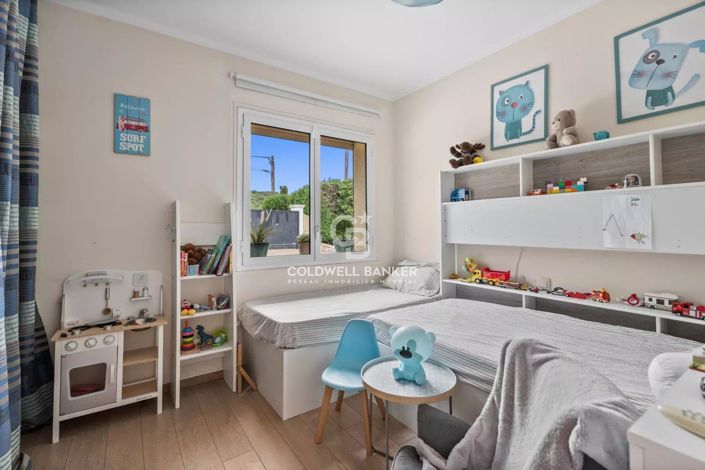 Image No.10-4 Bed House for sale