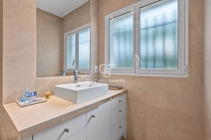 Image No.14-4 Bed House for sale